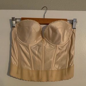 VINTAGE FREDERICK’S OF HOLLYWOOD CREAM BUSTIER 💐
